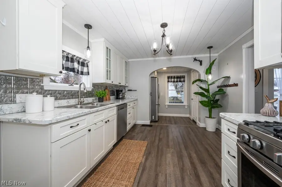 157 E Ohio Avenue, Sebring, OH 44672 - #3