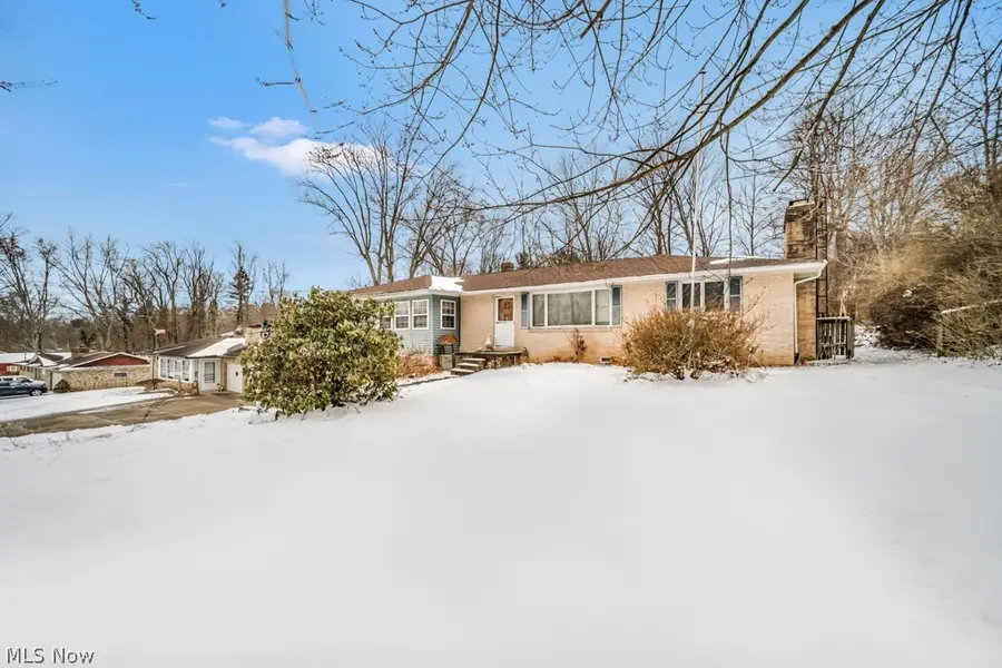 13458 Theeland Nw Avenue, Uniontown, OH 44685 - #2