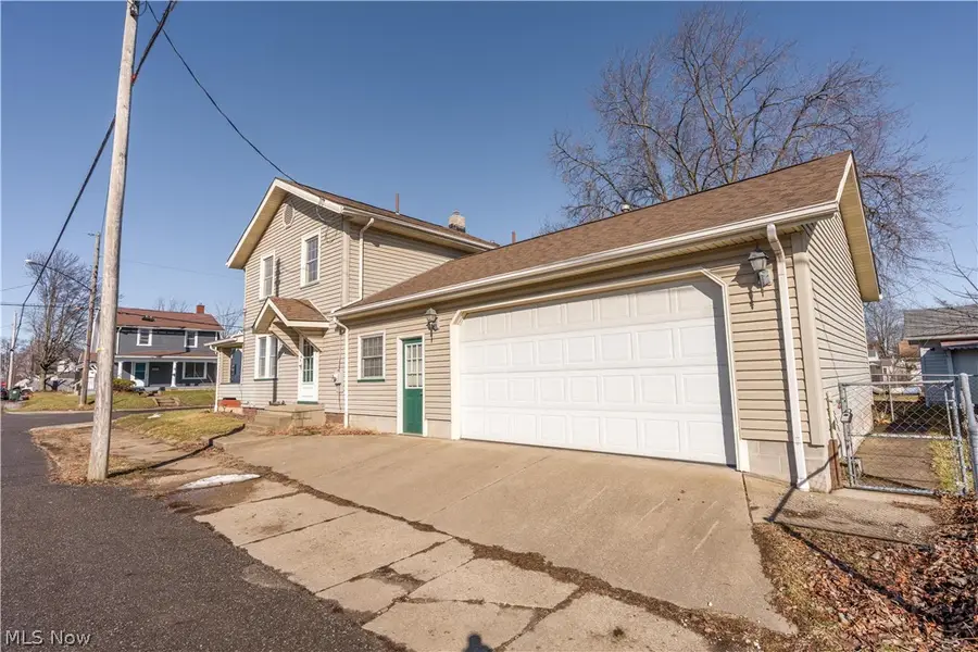 1154 Roslyn Sw Avenue, Canton, OH 44710 - #3