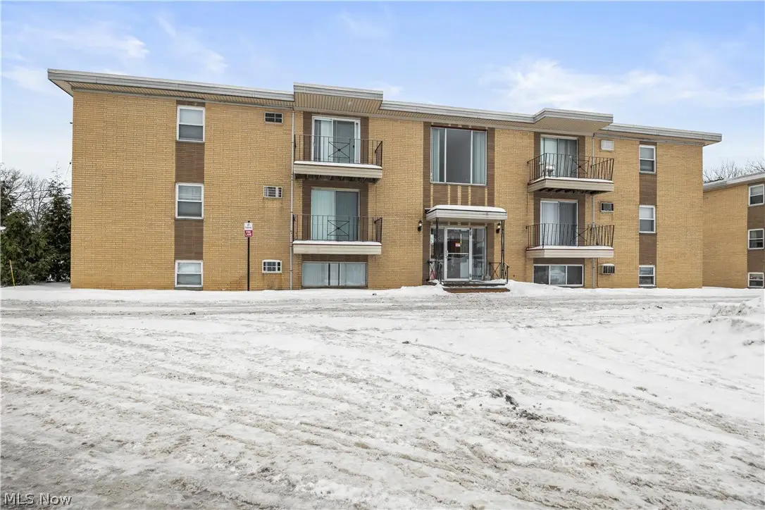 5370 Lee Road #302, Maple Heights, OH 44137 - #1