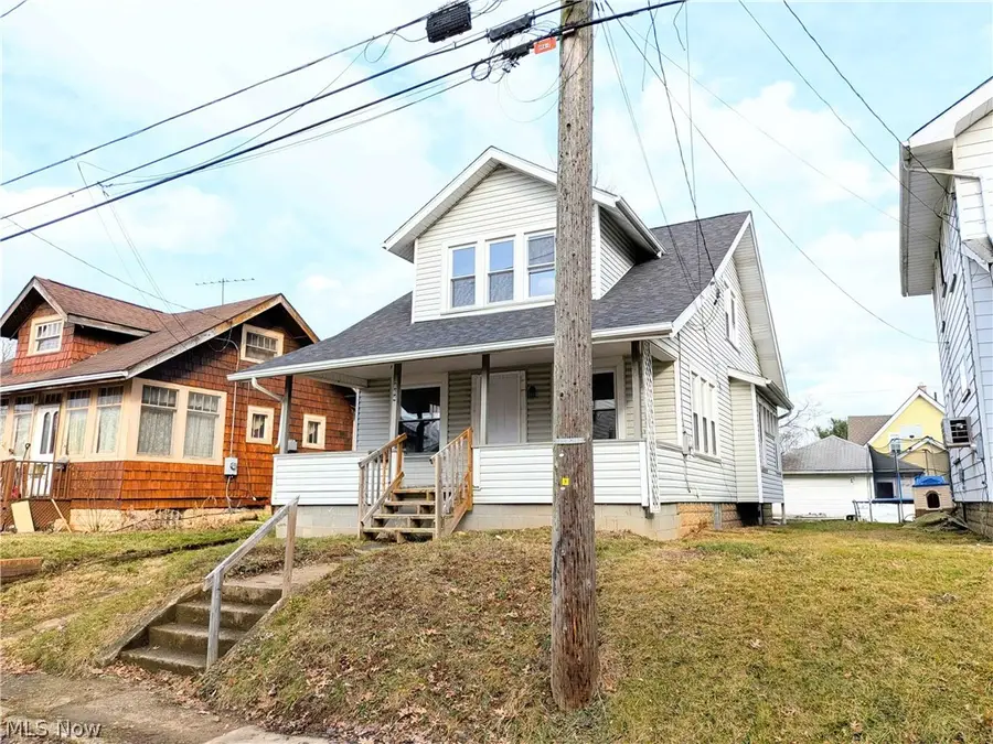 864 10th Ne Street, Massillon, OH 44646 - #2