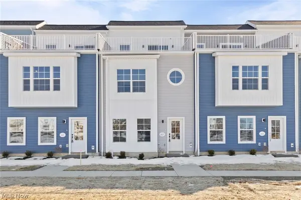 457 Harbor Lane, Lorain, OH 44052