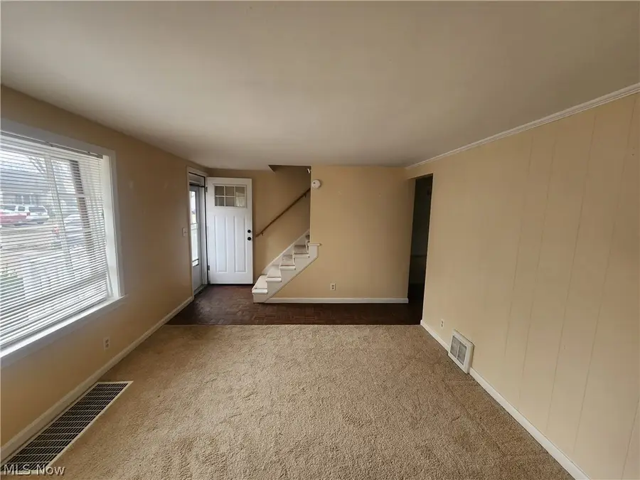 1367 Elmwood Sw Avenue, North Canton, OH 44720 - #2