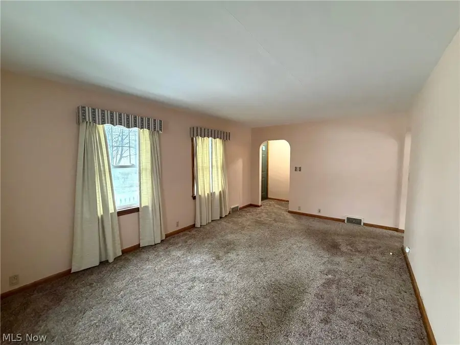 2229 Schneider Nw Street, North Canton, OH 44720 - #3