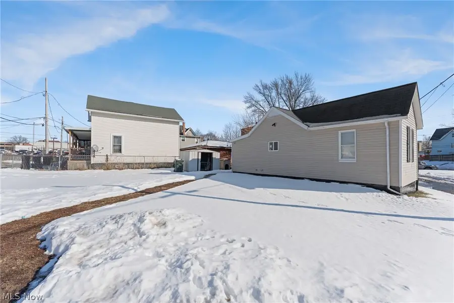 912 Essig Nw Court, Canton, OH 44703 - #3