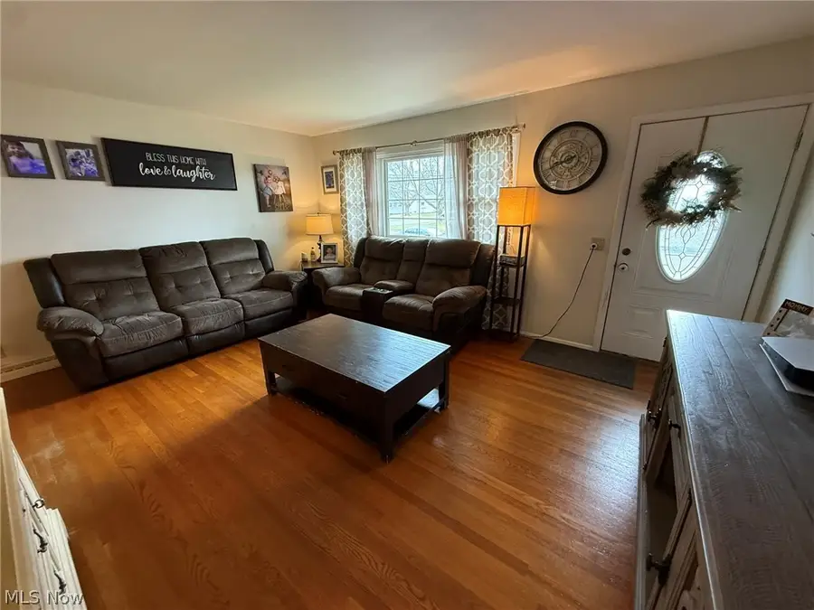 835 Chelsea Drive, Dover, OH 44622 - #3