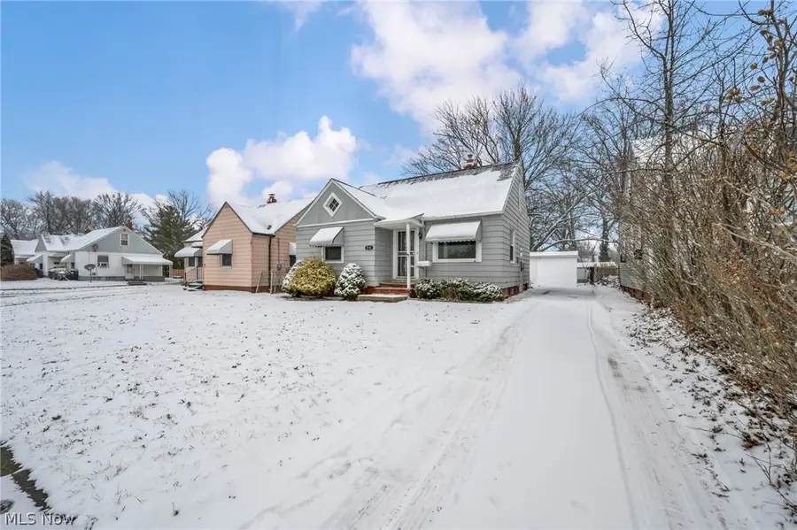 515 E 250th Street, Euclid, OH 44132 - #2