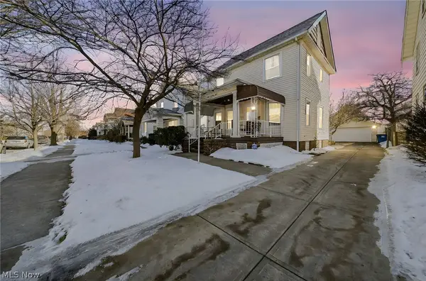 2077 Richland Avenue, Lakewood, OH 44107