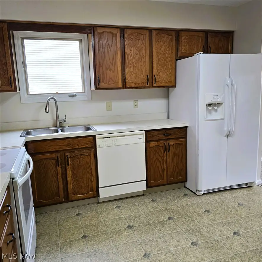 16400 Commons Oval, Strongsville, OH 44136 - #3