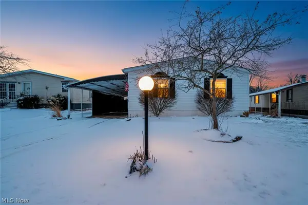 27202 Cook Road #132, Olmsted Twp, OH 44138