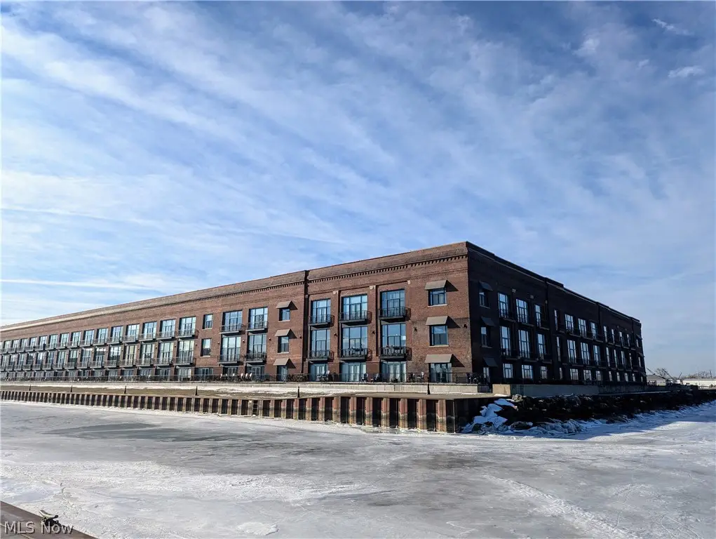 401 W Shoreline Drive #206, Sandusky, OH 44870 - #1