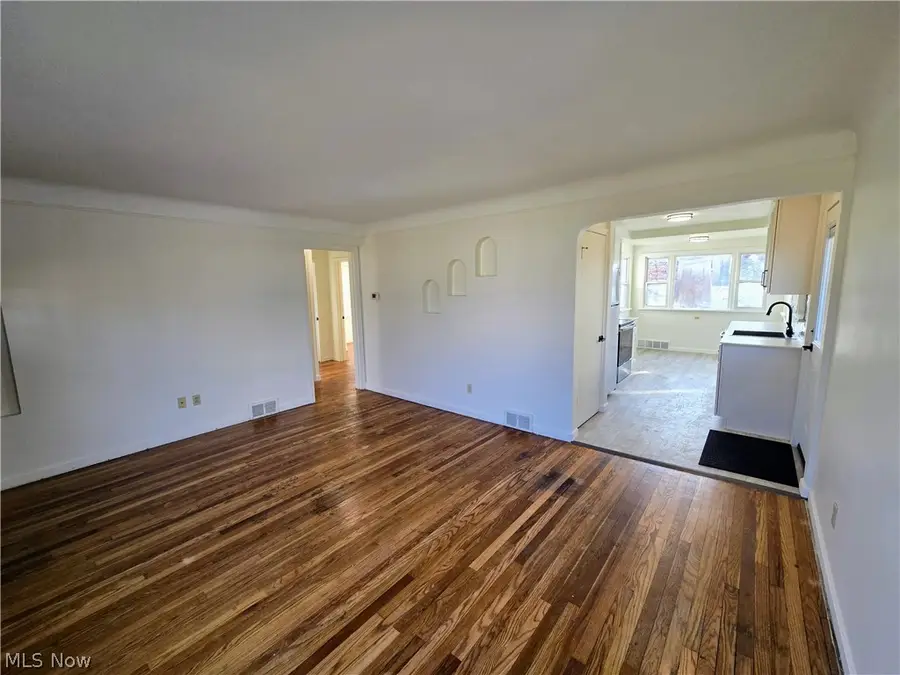 1558 Temple Avenue, Mayfield Heights, OH 44124 - #3