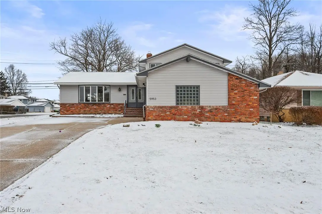 5953 Ashcroft Drive, Mayfield Heights, OH 44124 - #1