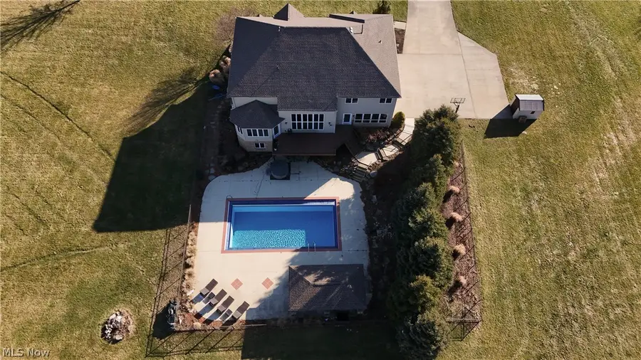 1617 Charolais Nw Street, Uniontown, OH 44685 - #3