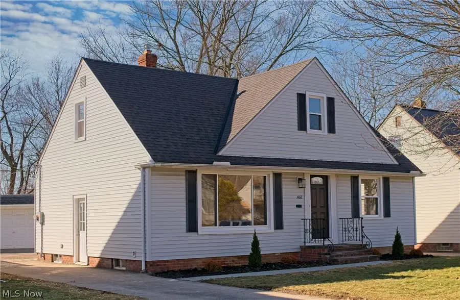 1662 Hawthorne Drive, Mayfield Heights, OH 44124 - #2