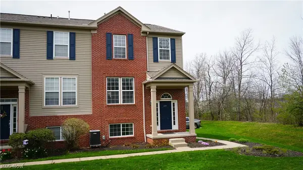 239 Woodhaven Drive, Copley, OH 44321