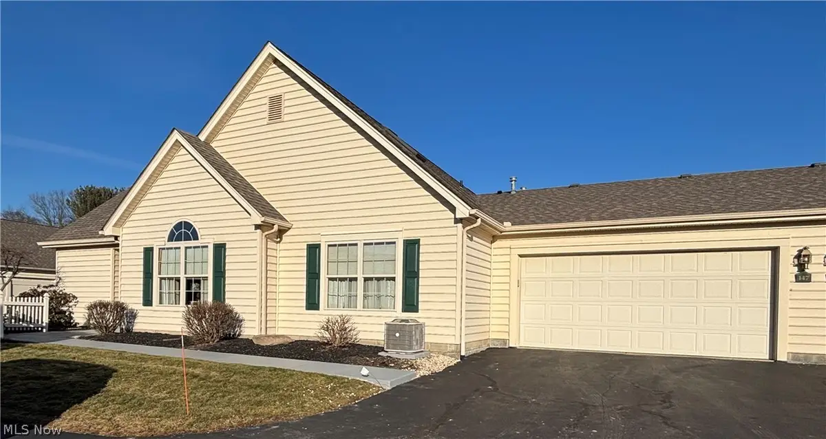 147 Village Court, Columbiana, OH 44408 - #1