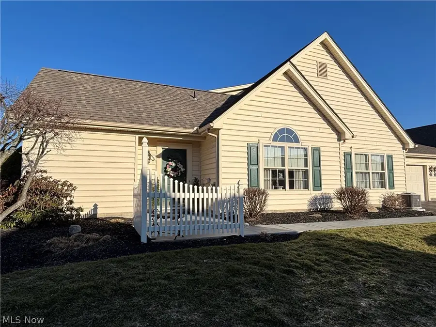 147 Village Court, Columbiana, OH 44408 - #2