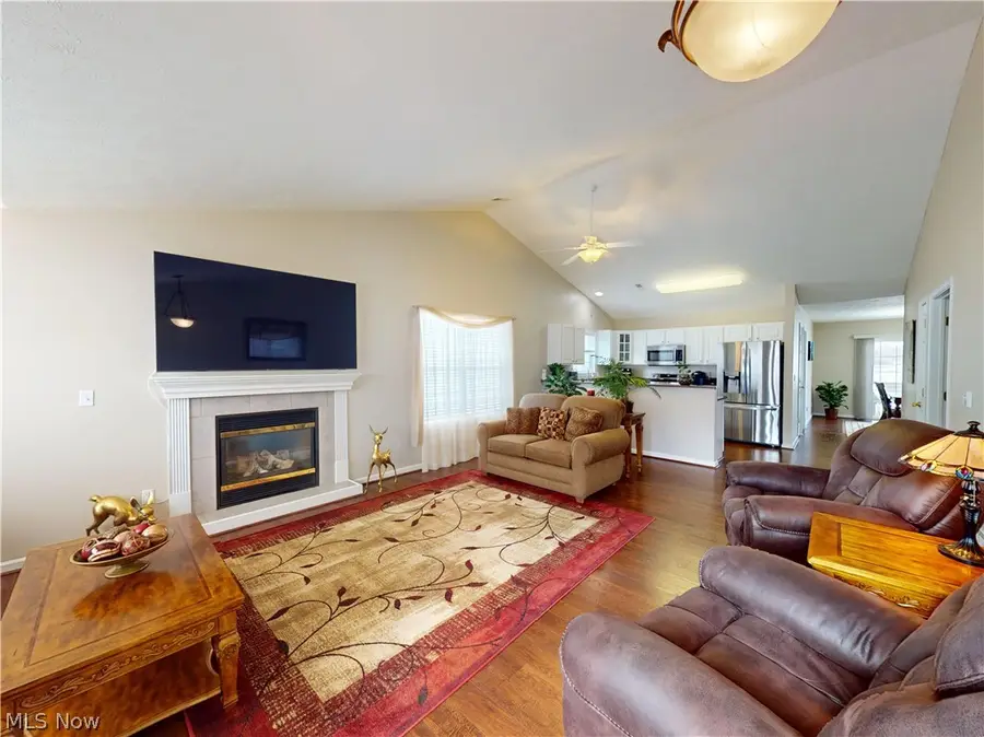 609 Beacon Drive, Painesville, OH 44077 - #3