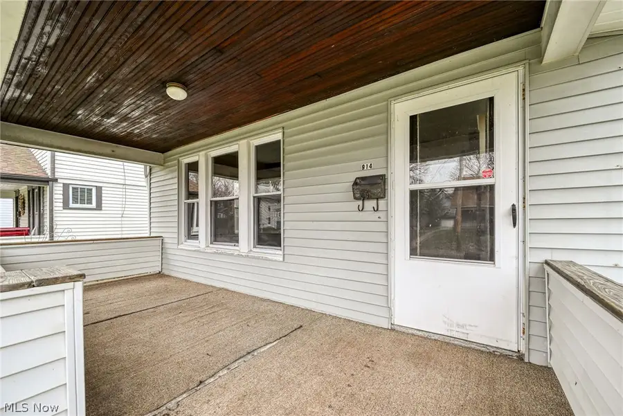 914 Delia Avenue, Akron, OH 44320 - #3