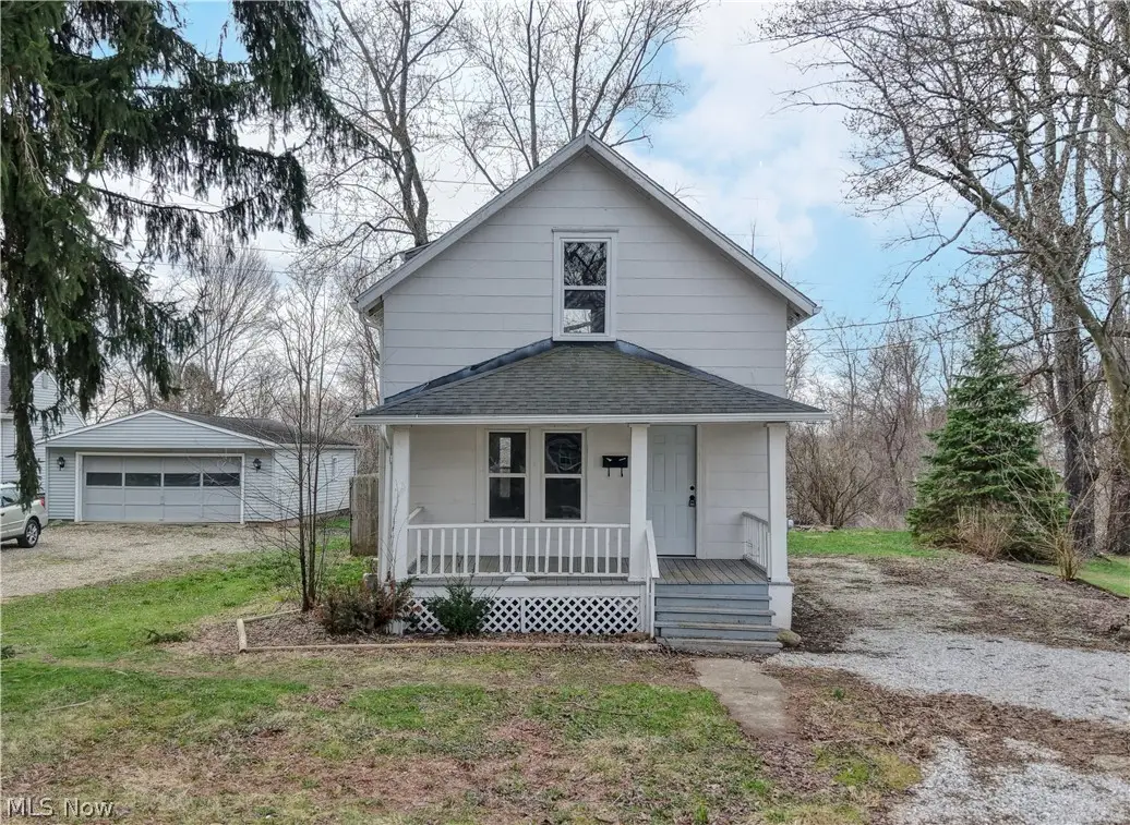 994 Perry Avenue, Barberton, OH 44203 - #1