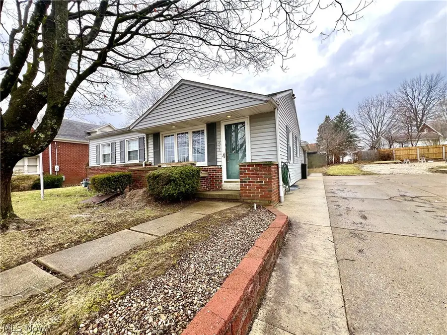 325 Mckinley Nw Avenue, Carrollton, OH 44615 - #2