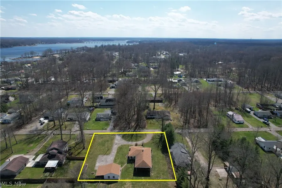 17570 Lakewood Avenue, Lake Milton, OH 44429 - #2
