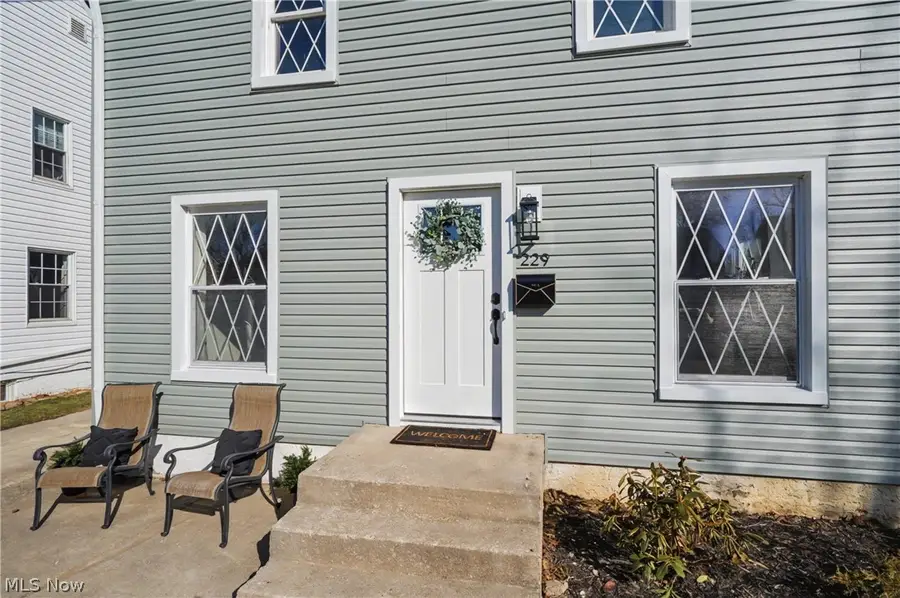 229 Hayes Avenue, Cuyahoga Falls, OH 44221 - #2