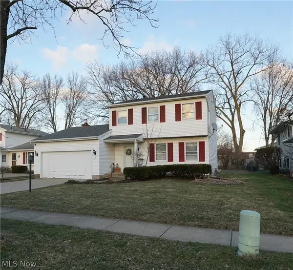 223 Naples Drive, Elyria, OH 44035