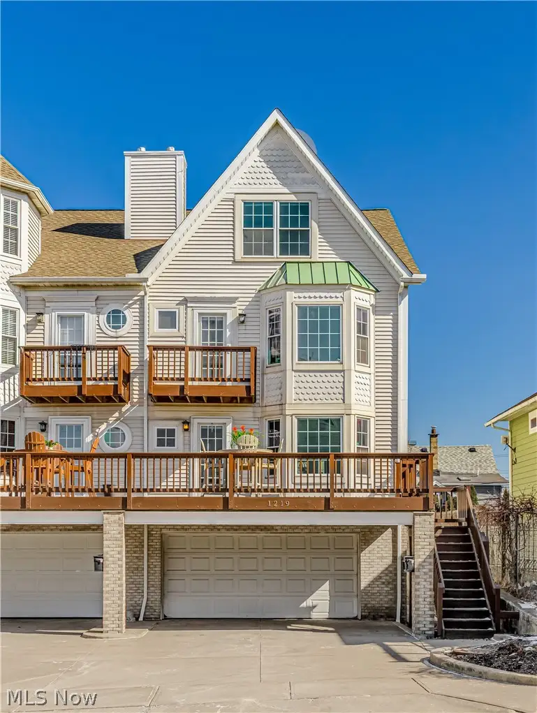 1219 W 69th Street, Cleveland, OH 44102 - #2