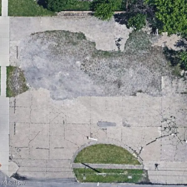 W 21st Street, Lorain, OH 44052