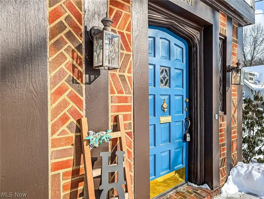 931 Amelia Avenue, Akron, OH 44302 - #2