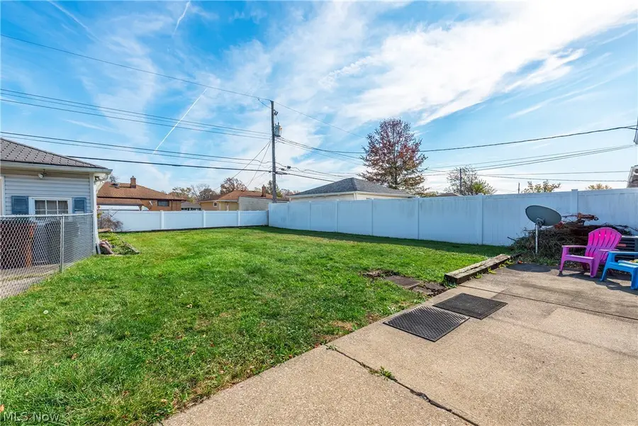 7209 Maplewood Road, Parma, OH 44130 - #2