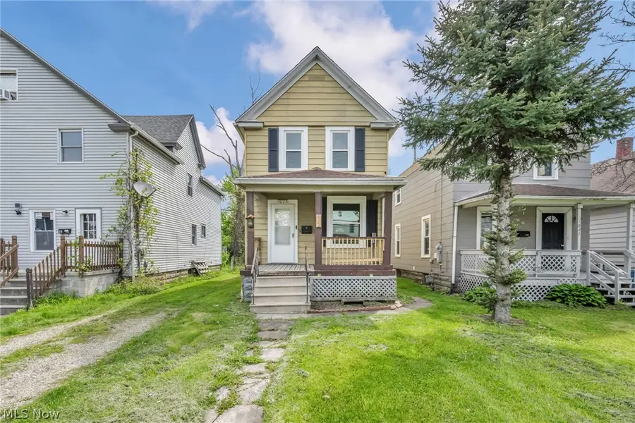 1023 W Washington Avenue, Lorain, OH 44052 - #2