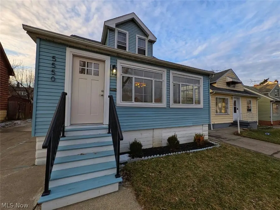 5550 Grasmere Avenue, Maple Heights, OH 44137 - #3