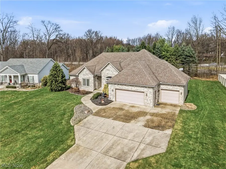 105 Muirfield Se Drive, Howland, OH 44484 - #2