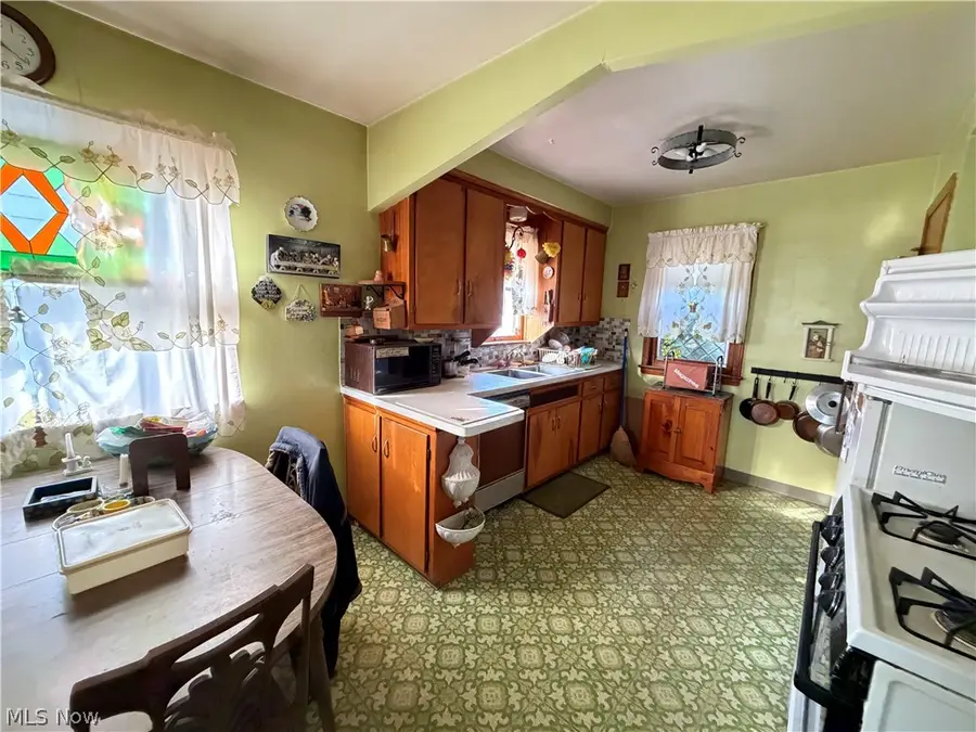 6526 Westminster Drive, Parma, OH 44129 - #3