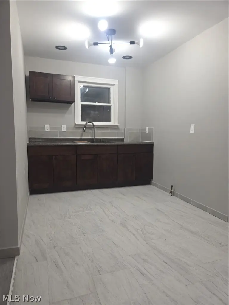 159 Piccadilly Street, Campbell, OH 44405 - #3