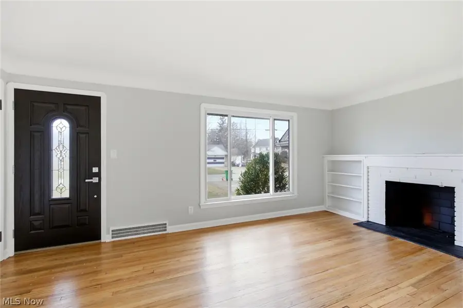 295 E 276th Street, Euclid, OH 44132 - #2