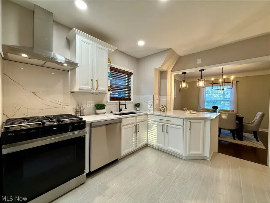 2216 Barrington Road, University Heights, OH 44118 - #2