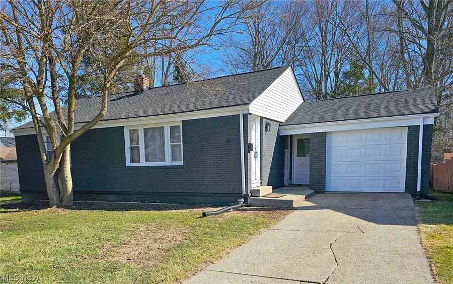 1054 Runge Avenue, Struthers, OH 44471 - #3