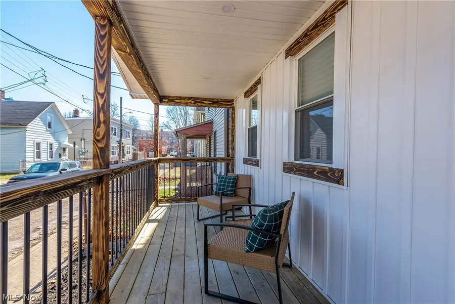 3290 W 23rd Place, Cleveland, OH 44109 - #3