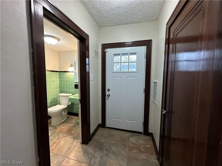 512 Clearmont Drive, Youngstown, OH 44511 - #3