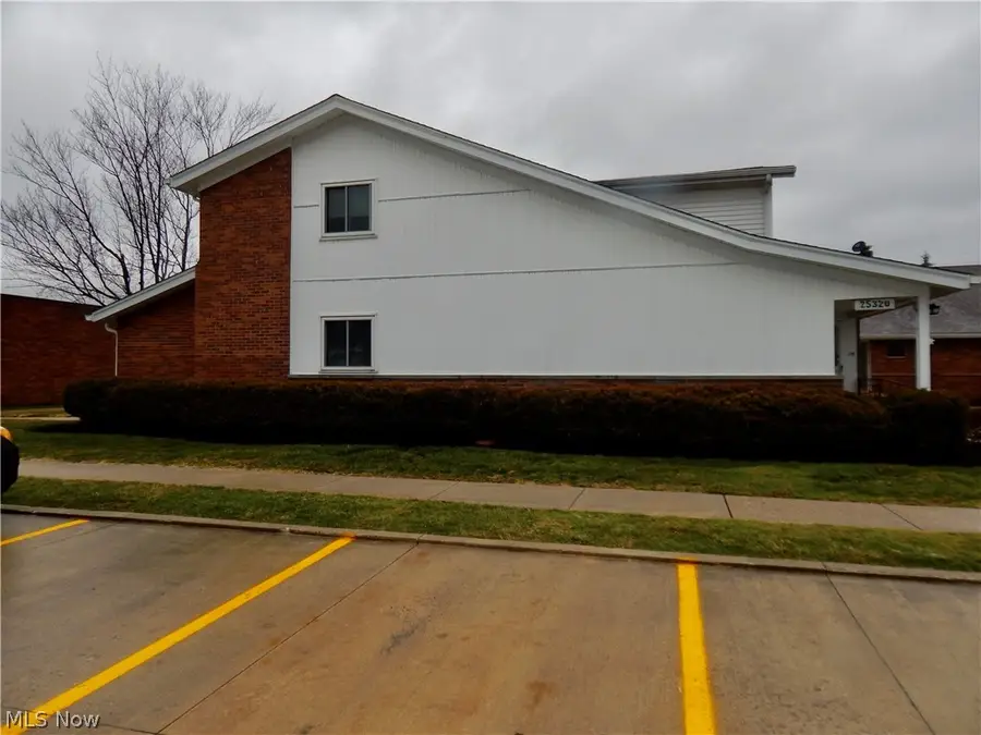 25320 Country Club Boulevard #17, North Olmsted, OH 44070 - #3