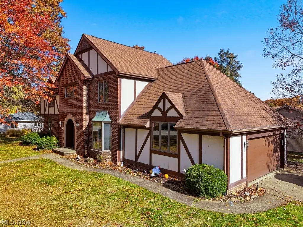 951 S Azalea Boulevard, Barberton, OH 44203 - #1