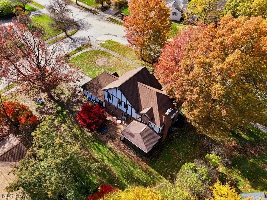 951 S Azalea Boulevard, Barberton, OH 44203 - #3