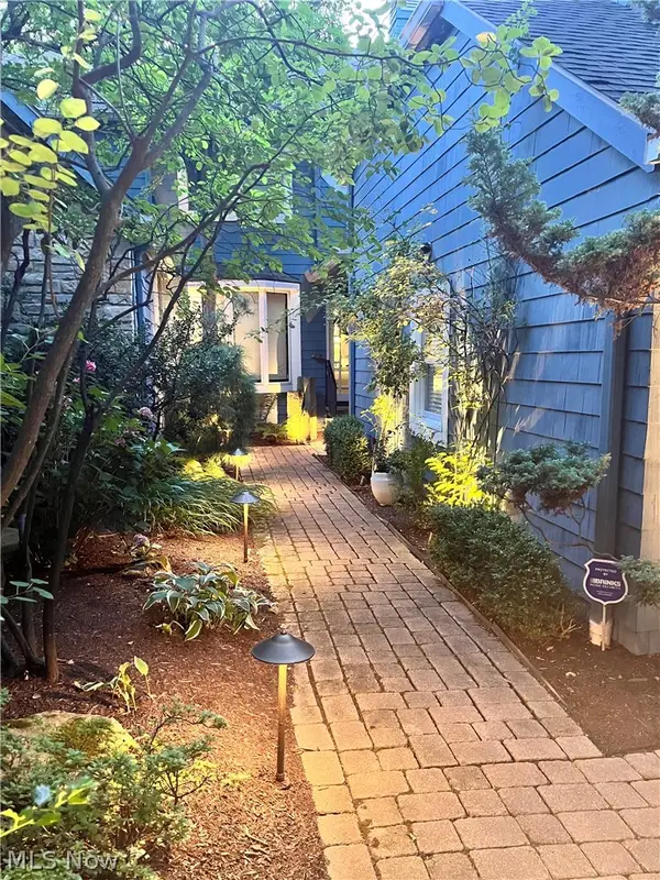 2 Haskell Drive, Bratenahl, OH 44108