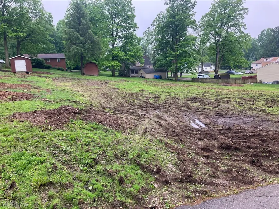 2216 49th Ne Street, Canton, OH 44705 - #2