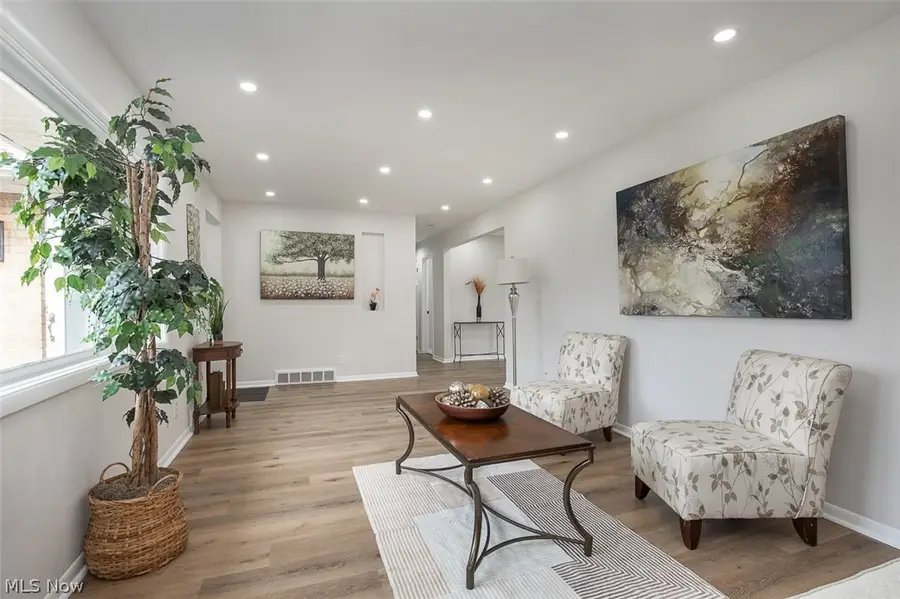 5301 Mardale Avenue, Bedford Heights, OH 44146 - #3