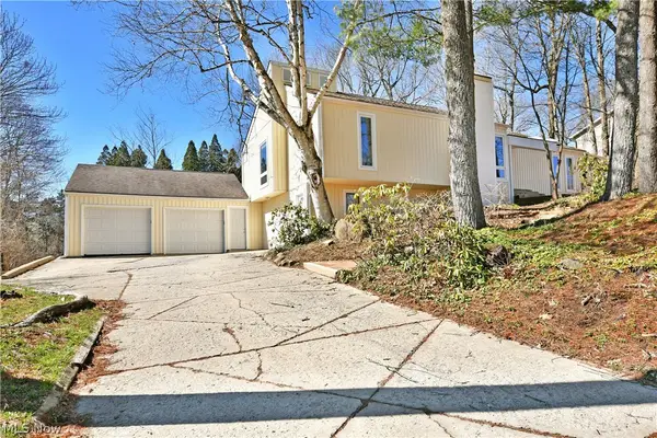 6152 Southern Hills Court, Canfield, OH 44406